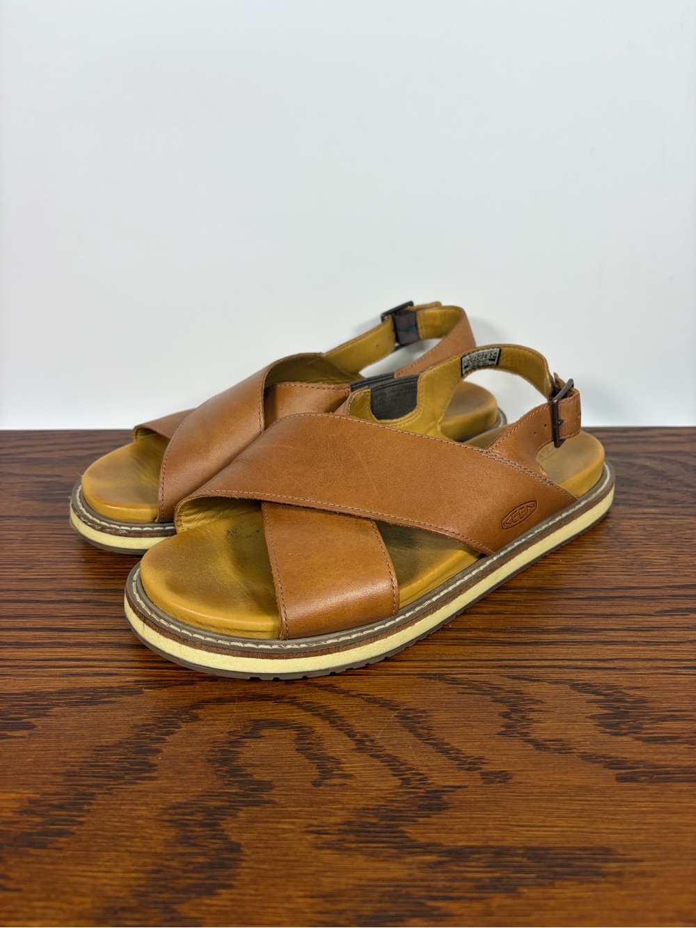 Keen Women's Lana Cross Strap Sandal Leather Brown Comfortable Adjustable Sz 8